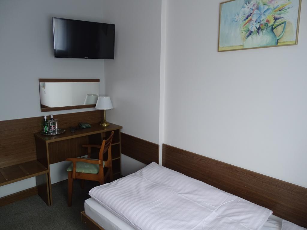Motel 2000 Stęszew Exteriör bild